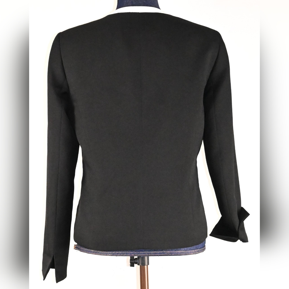 Black Label By Evan Picone of Kasper Group LLC, New York Black & White Blazer 8 - Picture 7 of 16